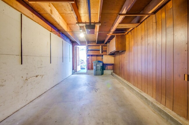 Building Photo - Lovely and Spacious 2BR 2.5BA Condo in Gre...
