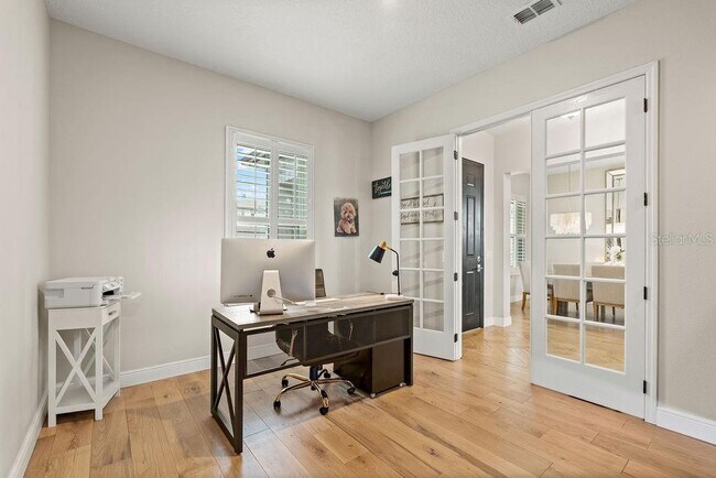 Building Photo - 9586 Meadow Hunt Way