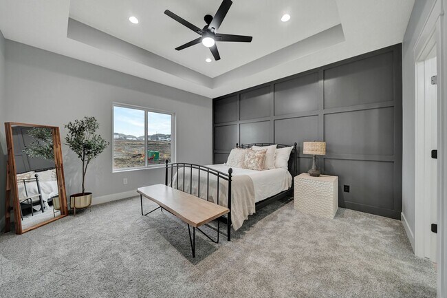 Building Photo - Beautiful Luxury Townhome