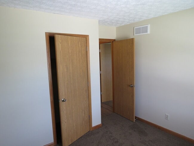 Building Photo - 2711 Millrace Dr
