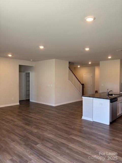 Building Photo - 7136 Maple Run Cir