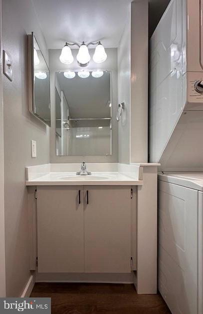 Building Photo - 1402 Valley Dr