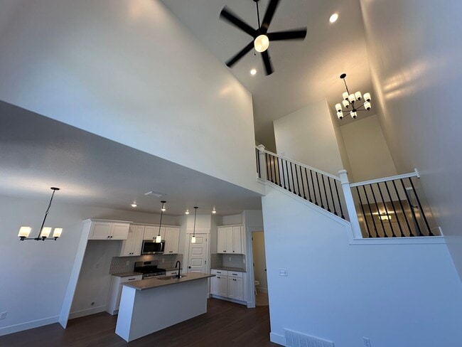 Building Photo - 5260 Acacia Dr