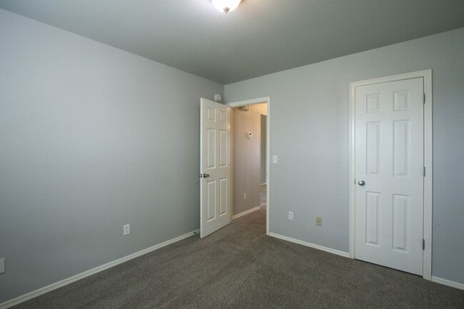 Building Photo - Bixby Schools - 3 bedroom split plan