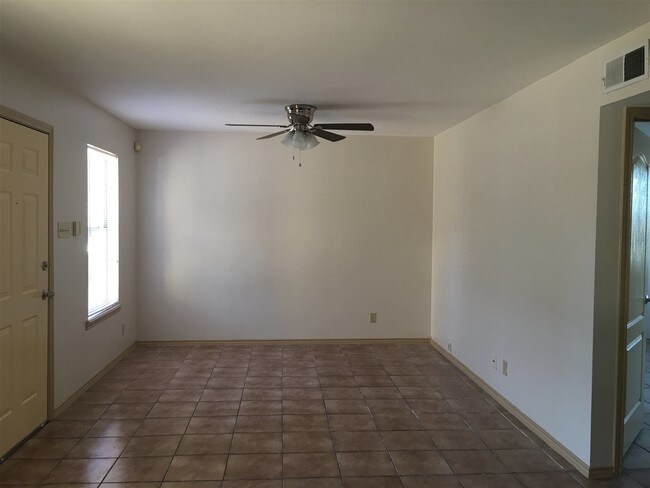 Building Photo - 504 Shiloh Dr