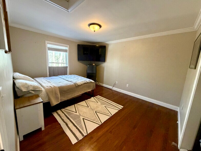 Building Photo - 125 Skyview Rd