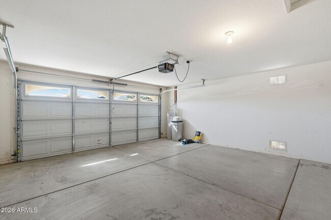 Building Photo - 40310 W Novak Ln