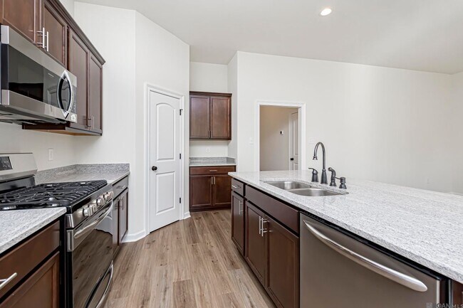 Building Photo - 41401 Cozy Wy