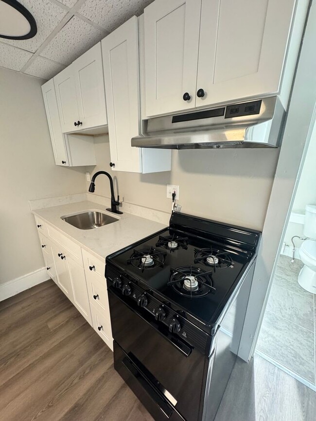 Building Photo - 21-23 Cedar Street-Unit 5