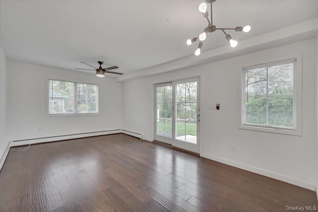 Building Photo - 10 Sandhage Dr