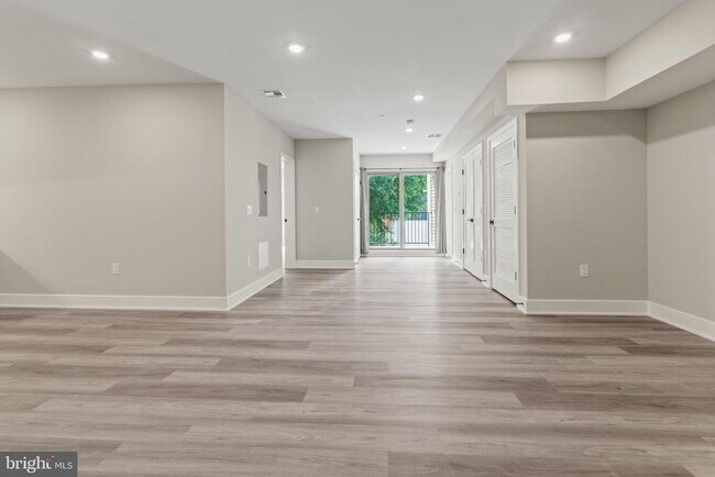 Building Photo - 520 N 37th St