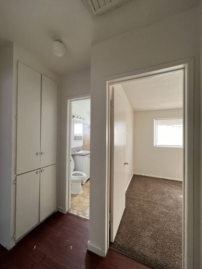 Building Photo - 608 E Fredricks St