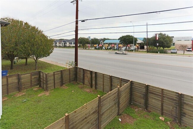 Building Photo - 9504 Menchaca Rd