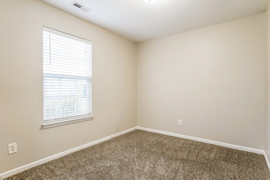 Building Photo - 3810 Tyler Bluff Ln