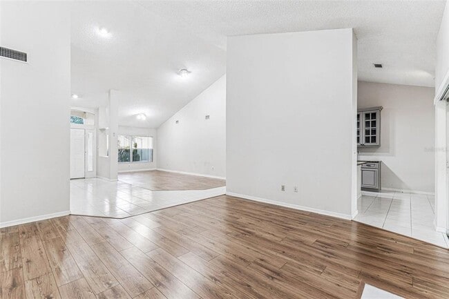 Building Photo - 7206 Ridgeport Dr