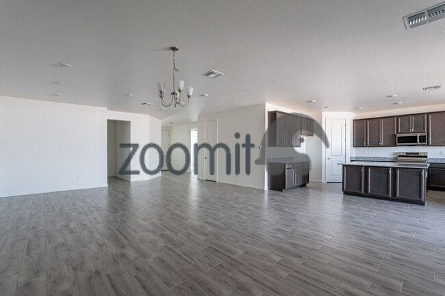 Building Photo - Coming Soon  Mid May 2026!- 4bdrm 3bath - 1 acre horse property