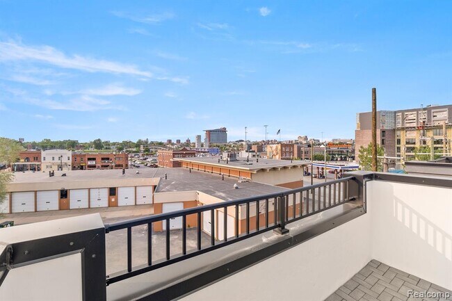 Building Photo - 2037 11th St