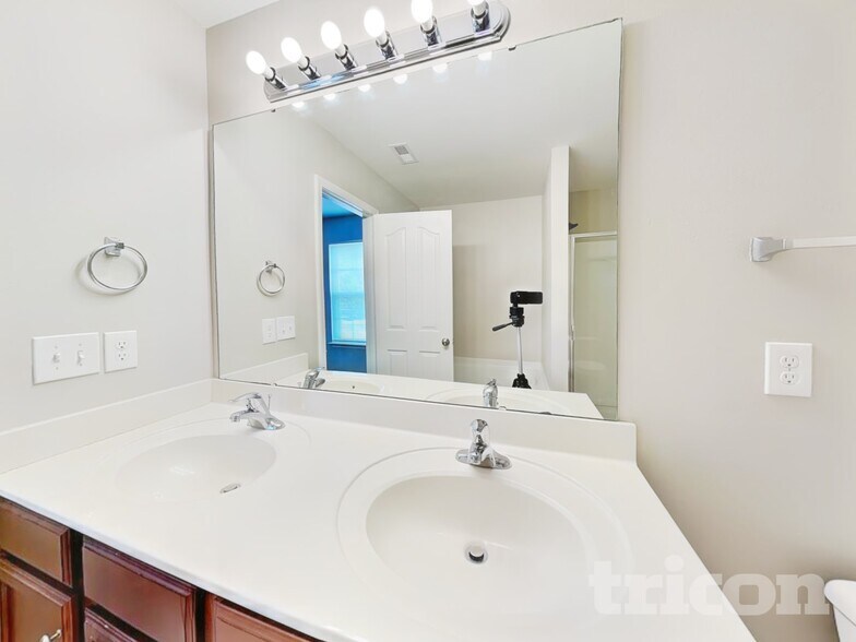 Building Photo - 4976 Mt Hope Dr