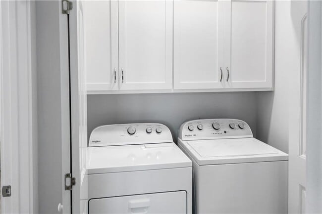 Building Photo - 905 Wayne St