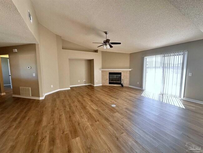 Building Photo - 3329 Tiller Ct