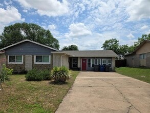 Building Photo - 624 Oceanview Dr