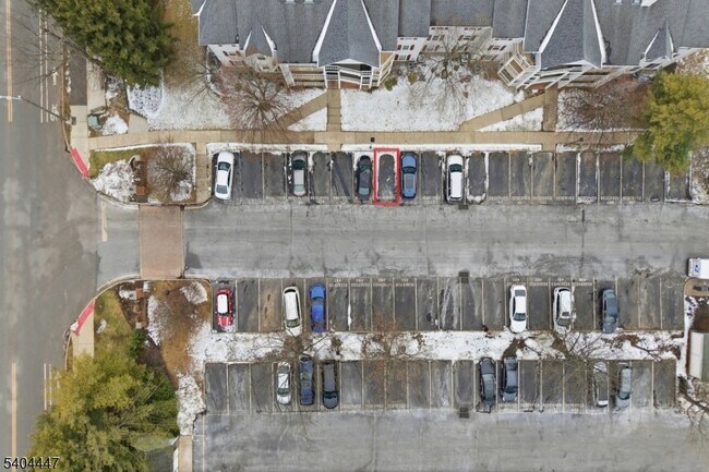 Building Photo - 12 Kingston Run