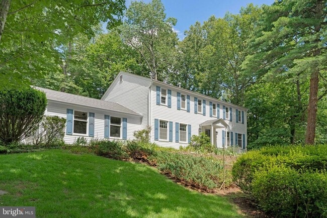 Building Photo - 2305 Acton Dr