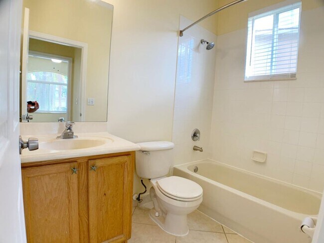 Building Photo - 5152 Woodfield Way