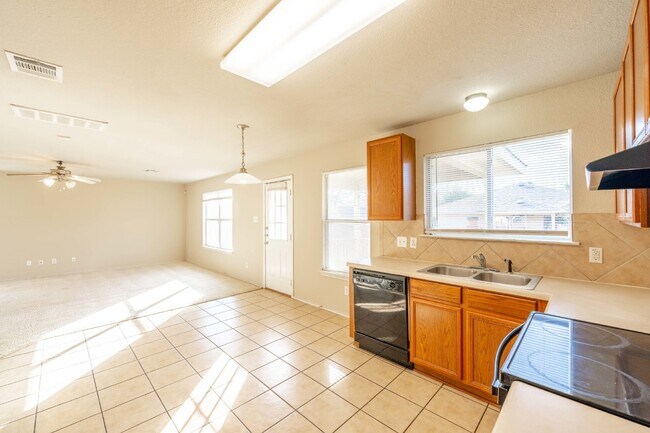 Building Photo - 4919 Celtic Cor