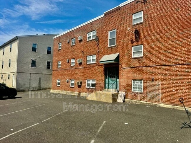 Building Photo - 9513 Hoff St