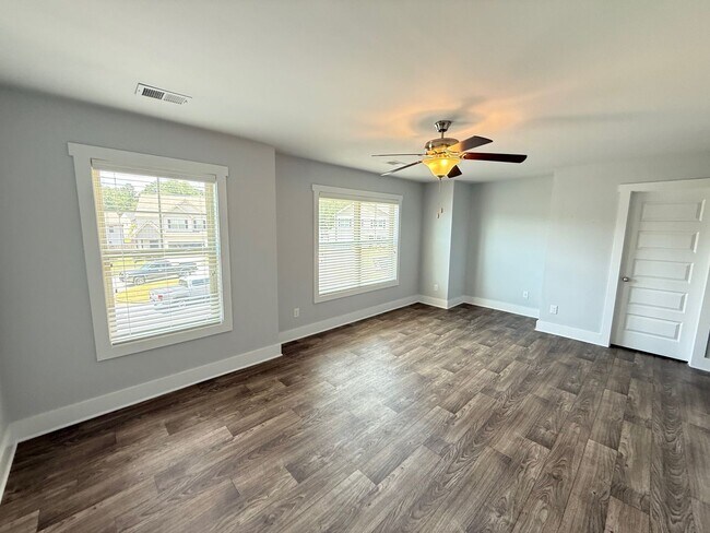 Building Photo - Beautiful 3BR/2.5BA Home in Jennings Mill ...