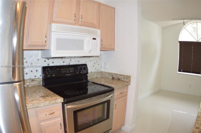 Building Photo - 10630 SW 157th Ct