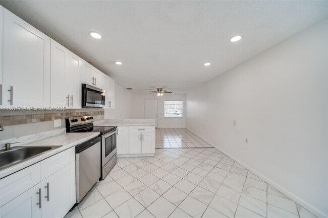 Building Photo - 11640 NW 39th St