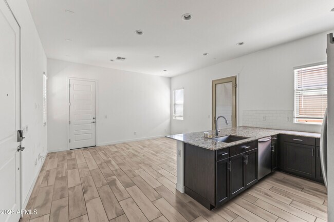 Building Photo - 9342 W Roma Ave