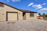 Building Photo - 3330 N Navajo Dr