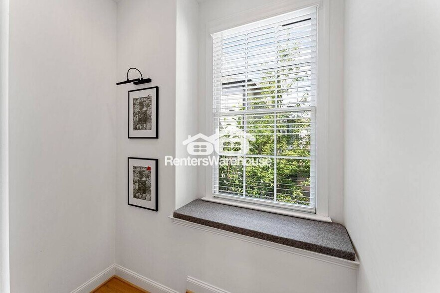 Building Photo - 679 Arcos Way SE