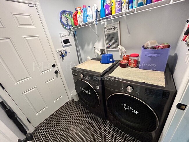 Building Photo - 2157 Kennington Pkwy N