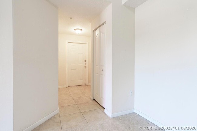 Building Photo - 1201 Myrtlewood Cir E