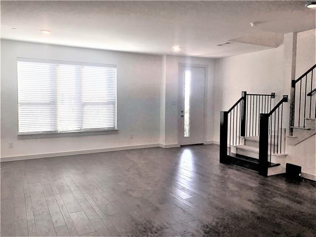 Building Photo - 422 Bonfield Dr