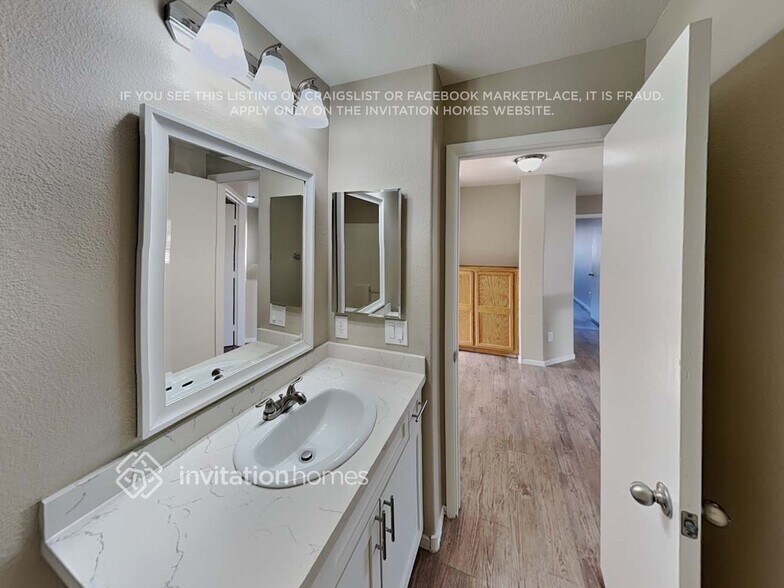 Building Photo - 10220 Crepe Myrtle Ct