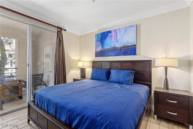 Building Photo - 260 E Flamingo Rd