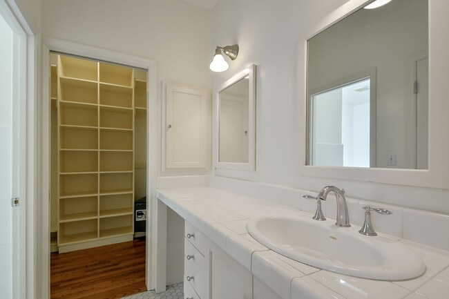 Building Photo - 3217 Gough St