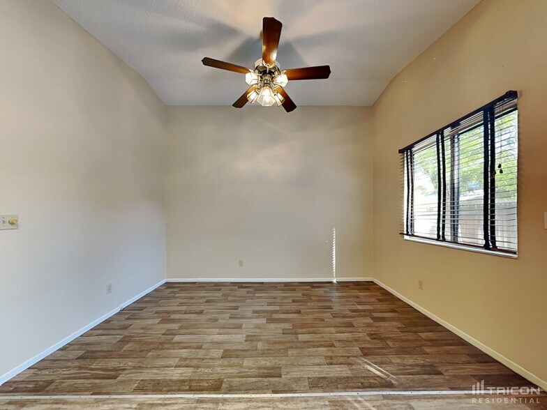 Building Photo - 1582 Woodhaven Ln