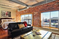 Building Photo - 558 Granby St