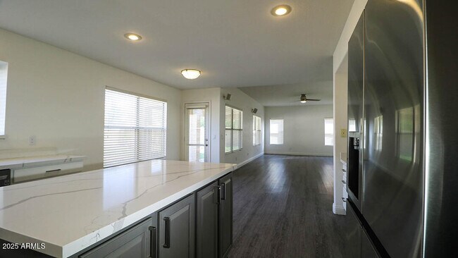 Building Photo - 7861 W Kerry Ln
