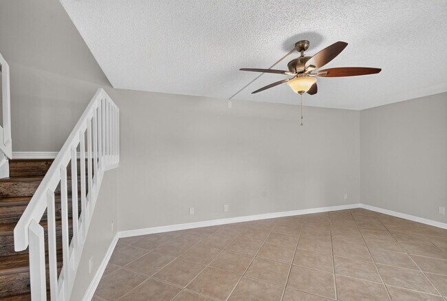 Building Photo - 744 Springdale Cir