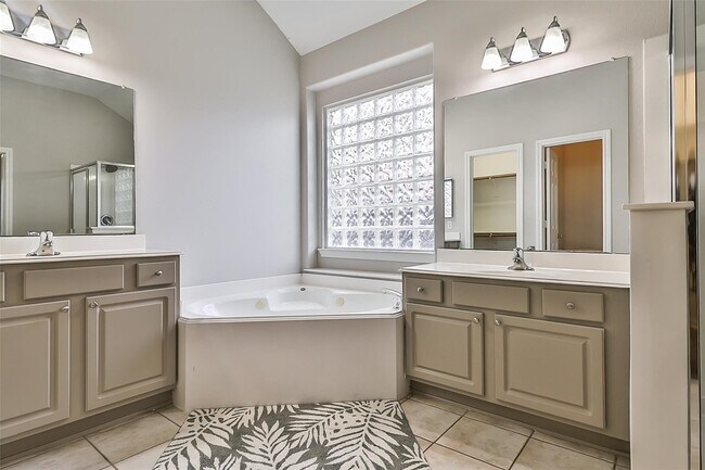 Building Photo - 15318 Bent Twig Way