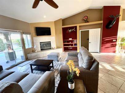 Building Photo - 43790 Milan Ct