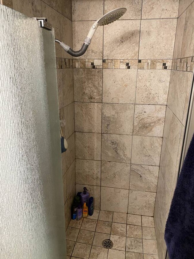 Building Photo - 5029 Douglas Ln