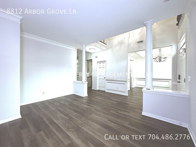 Building Photo - 8812 Arbor Grove Ln